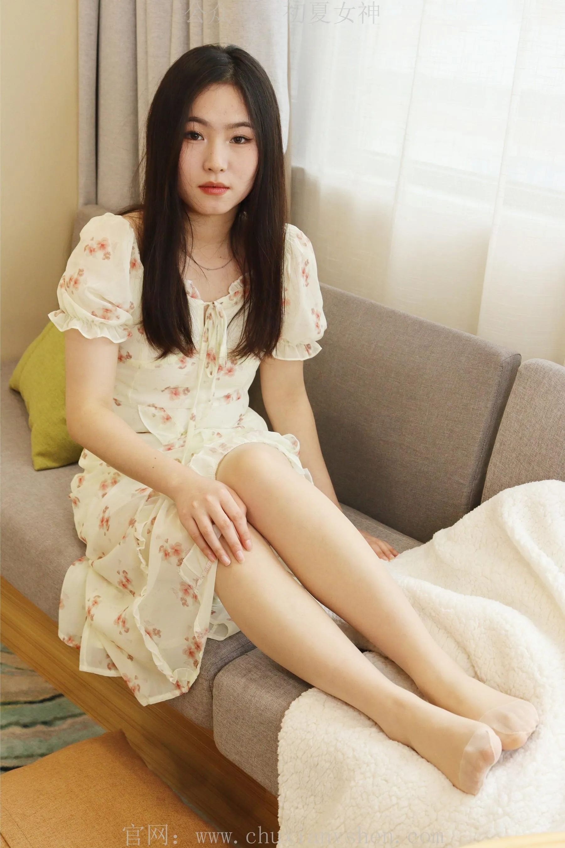 初夏女神 NO.011 水吉 2023款春季S码连衣裙搭错了鞋 [90P]插图8